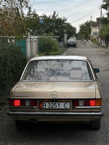 моторчик печки 124: Mercedes-Benz W123: 1981 г., 2.8 л, Механика, Бензин, Седан — 5