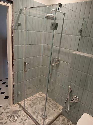 Duş kabinaları, arakəsmələr: Arakəsmə, Künc üçün — 2