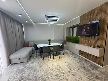 гостинный дом: Дизайнерская квартира с современной кухней-гостиной и спальней. Село — 4