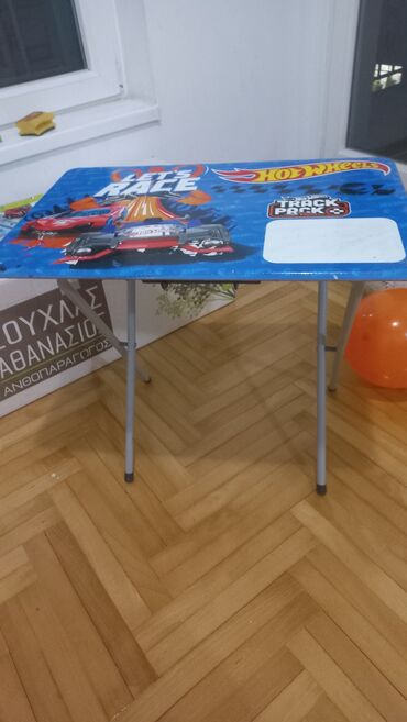 namestaj krusevac: HotWheels sto na rasklopivi. U super stanju. Stolicu nema jer je bila