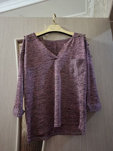 Pencəklər: Kofta.15 azn.Bir iki defe geyilib.Defekti yoxdur.Razmer L XL.42 44,M