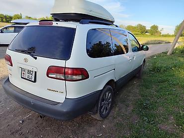 Toyota Sienna: 2001 г., Минивэн — 6