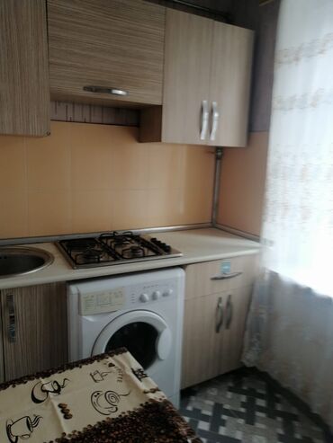 400 manata kiraye evler: Nefçiler metrosuna yaxin 5/4 mertebesinde 1 otaqli ev 400 azn mûşderi