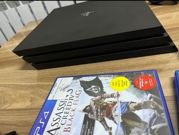 PS4 (Sony Playstation 4): PlayStation4 pro əla vəziyyətdədir 1 TB yaddawi var icinde oyunlar var