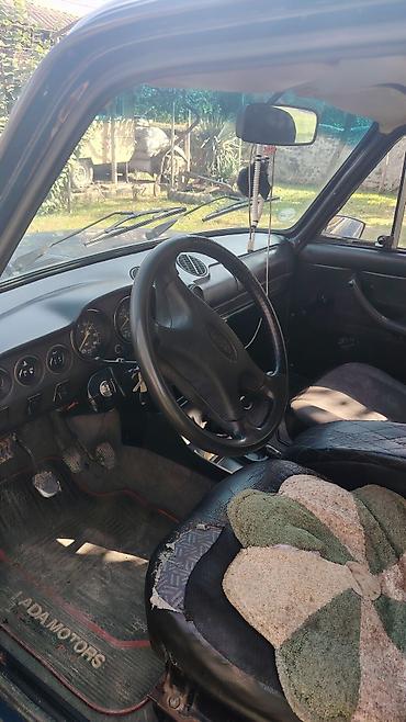 avto aksesuarlari: Model: Lada (VAZ) klassik sedan Ban növü: Sedan, 4 qapı Rəng: Tünd — 5