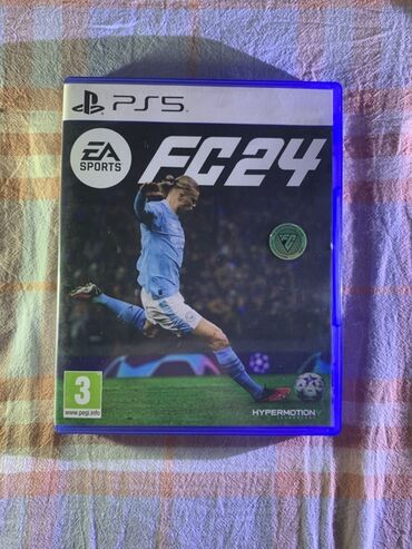 дешовый ноутбук: EA Sports FC 24 — версия для PlayStation 5 (диск Blu‑ray в фирменном