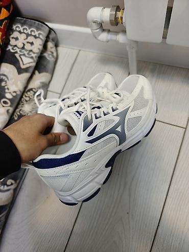 Мужская обувь: Кроссовки Mizuno (белые с темно‑синими и серыми вставками) оригинал не — 3