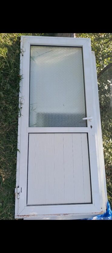 пластиковые окна баку: PVC giriş qapısı - Rəng: ağ - Material: plastik/PVC çərçivə - Üst