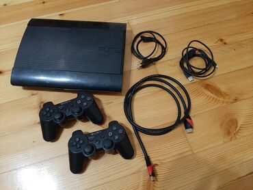 PS3 (Sony PlayStation 3): 2ədəd yaxşı vəzyətdə pult Orjinal kabellər Diskavotu işləkdir 35 ədəd