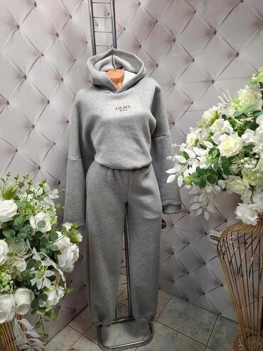 Gornji i donji deo: Termo komleti 3500 din — 5