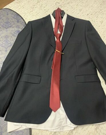 укороченный пиджак и брюки: Костюм L (EU 40), цвет - Черный
