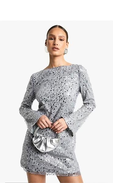 Personal Items: Srebrna mini haljina sa šljokicama - Kroj: mini dužina, pripijena — 1