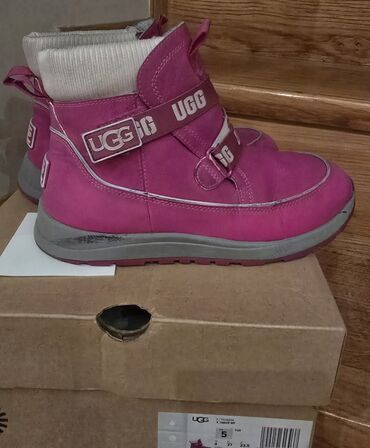 Gležnjače: Gležnjače, UGG, 37 — 6