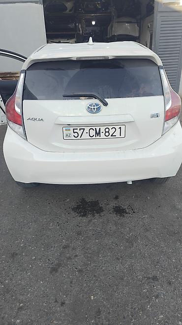 baki masin bazari: Toyota Aqua Hybrid hatchbek Taksi buraxılış kartı var ləğv — 4