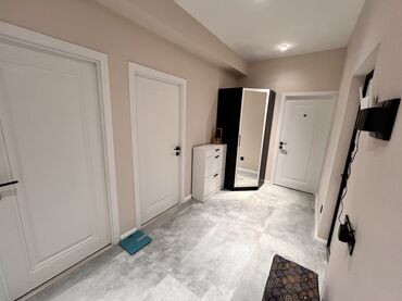 Uzunmüddətli kirayə mənzillər: Öz evimdir . 2 otaq kirayə verilir. Xırdalanda. Əla evdir isti pol — 15