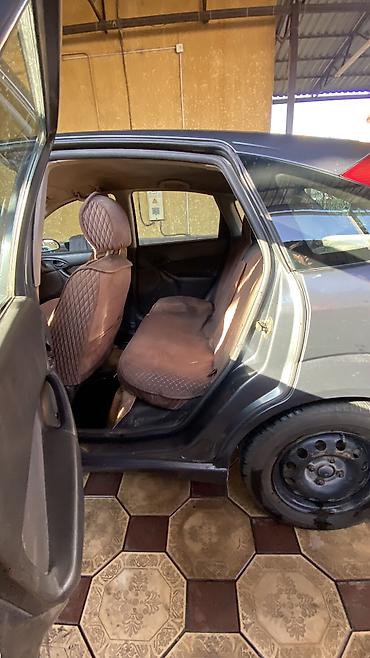 focus 2: Ford Focus: 2004 г., 1.6 л, Механика, Бензин, Хэтчбэк — 7