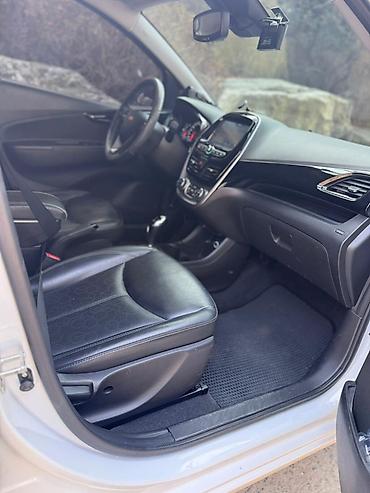 Chevrolet: Chevrolet Spark: 2017 г., 1 л, Вариатор, Бензин, Хэтчбэк — 10