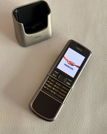 Coğrafiya: Nokia 8, rəng - Boz, Düyməli