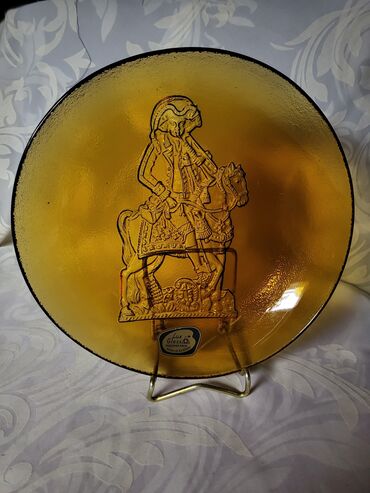 Ostalo posuđe: Univezalni tanjir,nov,vintaz Lux glass Austrija. Univerzalni na lalafo.rs — 1 Ostalo posuđe: Univezalni tanjir,nov,vintaz Lux glass Austrija. Univerzalni — 1