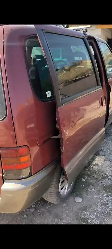 serena: Nissan Serena: 1996 г., Механика, Бензин, Минивэн — 9