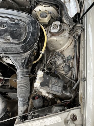 Mercedes-Benz: Mercedes-Benz 190: 2 l | 1991 il Sedan — 21