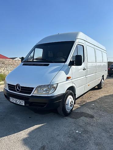 sprinter satisi: Mercedes-Benz Sprinter markalı ağ rəngli yük avtomobili. Geniş yük — 3