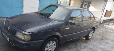 Volkswagen: Volkswagen Passat: 1989 г., 1.8 л, Механика, Бензин, Седан