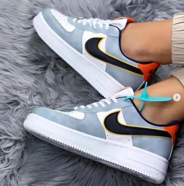 Patike: Nike air force patike

Novo
Brojevi 36 do 40

fb Moja Kupovina 1 — 7