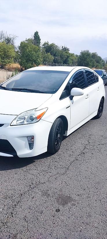 prius 2011: Toyota Prius: 2012 г., 1.8 л, Вариатор, Гибрид, Хэтчбэк — 2