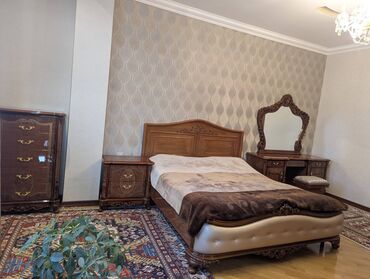 скупка старой мебели: Dəstə daxildir: dolab (böyükdür), çarpayı (2×2.20), 2 tumba, güzgülü