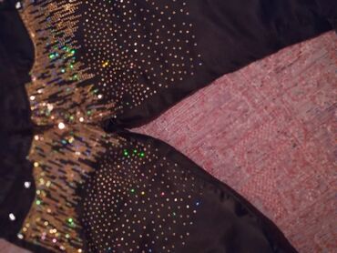 Paltolar: Donlar 10Ici isti kurtka 10 manat az geyinilibSatilir ne — 10