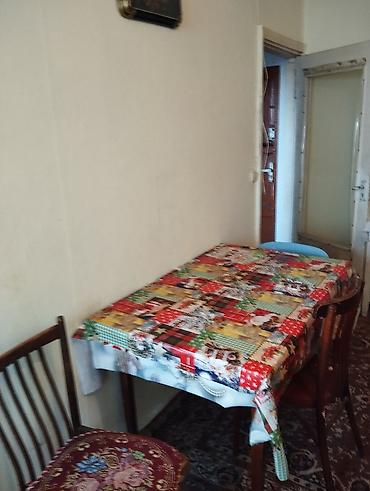 masallıda: Ayna Sultanova heykəlinin arxasında 1 otaqlı mənzil kirayə verilir. - — 1