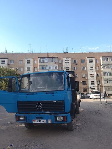 man фура: Грузовик бортовой Mercedes-Benz (серия 817, надпись “Turbo в синем — 1