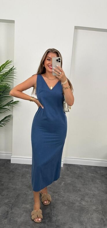 Вечерние платья: Mavi rəngli midi don - Stil: Minimalist, qolsuz, V-şəkilli yaxalıq -