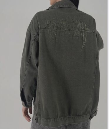 Джинсовые куртки: Джинсовая куртка, Свободная модель, С вышивкой, Все размеры — 9