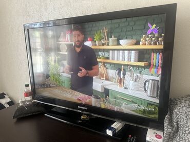 tv box wifi: İşlənmiş Televizor Samsung 82"