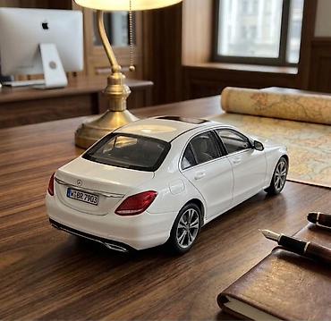 18 oyuncaqlar: Mercedes-Benz C-Class 1:18 miqyaslı kolleksiya modeli - — 3