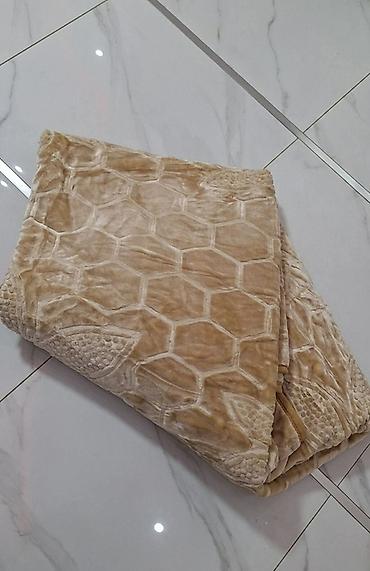 retro stvari: Ćebe 3kg 220x240 3500din
Ćebe 1.5kg 150x200 2500din

T — 2