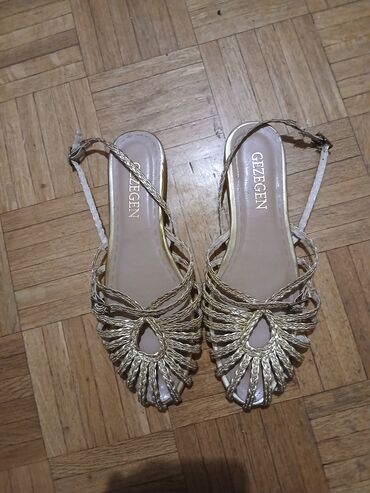 dn nike: Sandals, 39
