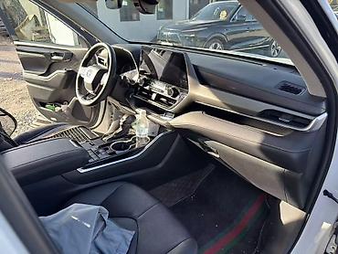 Toyota: Toyota Corolla Cross: 2025 г., 2 л, Автомат, Бензин — 10