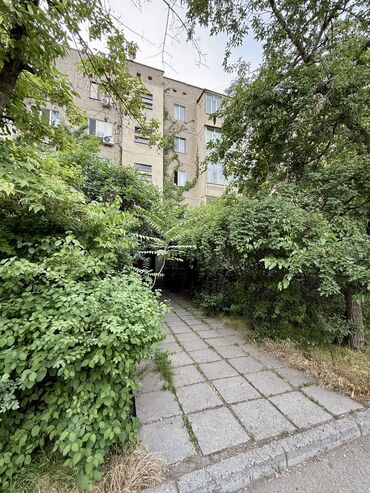 Продажа квартир: 1 комната, 42 м², 105 серия, 2 этаж, Старый ремонт