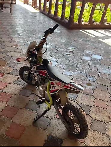 Motosikletlər: Pit bike tipli kiçik ofrood motosiklet Xüsusiyyətlər: - Ofrood üçün — 2