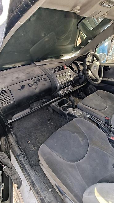бампер фит бу: Honda Fit: 2004 г., 1.3 л, Вариатор, Бензин, Хэтчбэк — 4