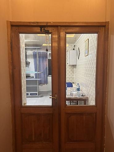 qoz qapı: Qapilar ve cerciveler Qoz agacindadir. Normal veziyyetdedir. 2eded — 7