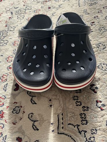 обувь мужская б у: В наличии Crocs ✅
Размер 41
У нас новые товары!!!