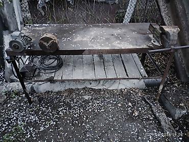 Тиски: Продаю комплект: 1) Металлический верстак (столешница ~8 мм, ножки — 4