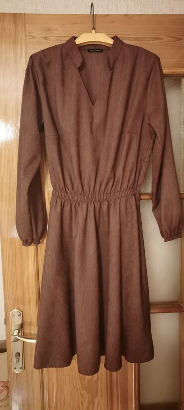 Gündəlik donlar: Yaz ayına don. Qəhvəyi rəngdə. Ince velvet material. L razmer. Təzədir