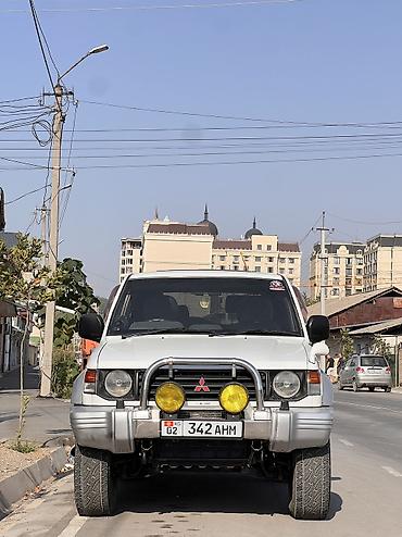 справа: Mitsubishi Pajero: 1992 г., 2.5 л, Автомат, Дизель, Внедорожник — 9