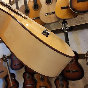 Гитары: Klassik gitara Admira Flamenco Üst: Şam ağacı Qol: Mahogany — 4