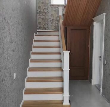 Pilləkən məhəccərləri: Taxta və metaldan hazırlanmış bu müasir pilləkən müxtəlif interyerlər — 18